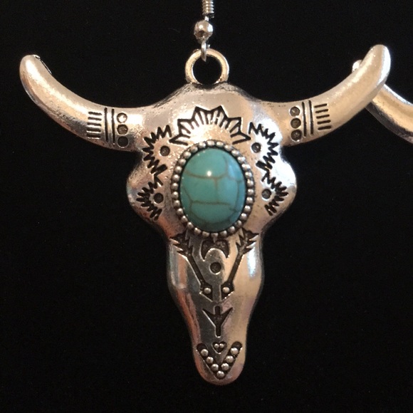 Bull Head Western Turquoise Earrings - Picture 2 of 3